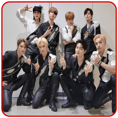 STRAY KIDS